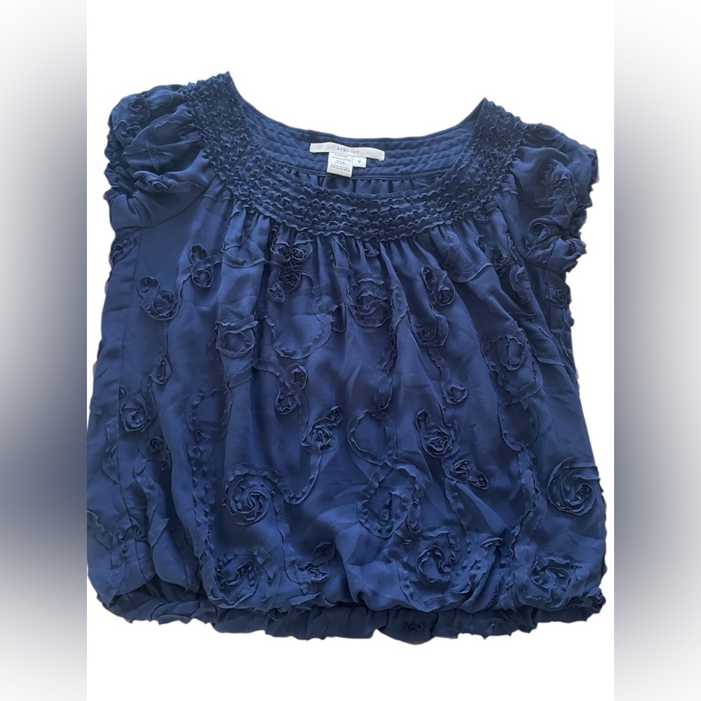Studio M - BOLD Navy Blue Blouse with Floral Design - Size Small